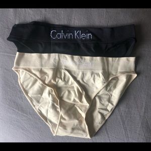 Calvin Klein - small beige and black bikini